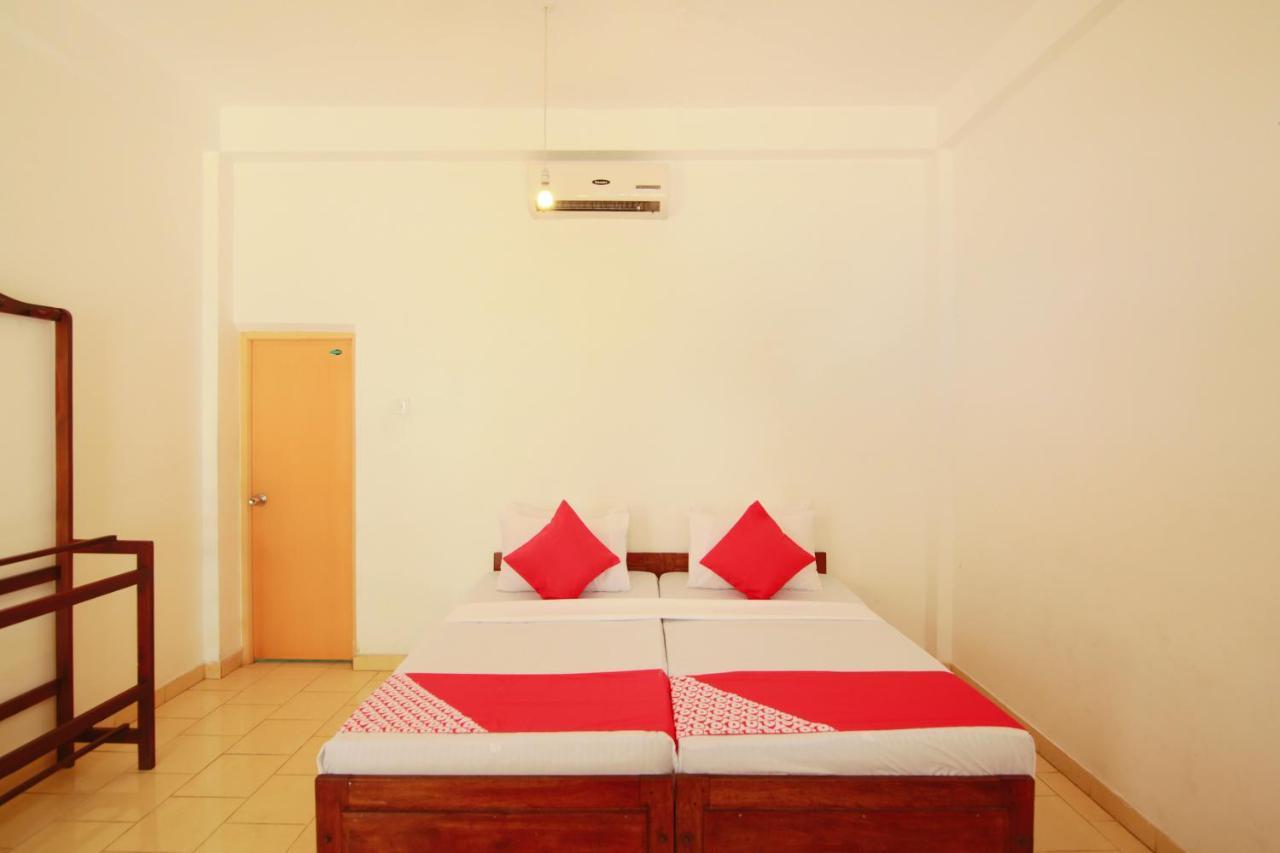 Oyo 553 Polhena Bay Resort Matara Exterior foto