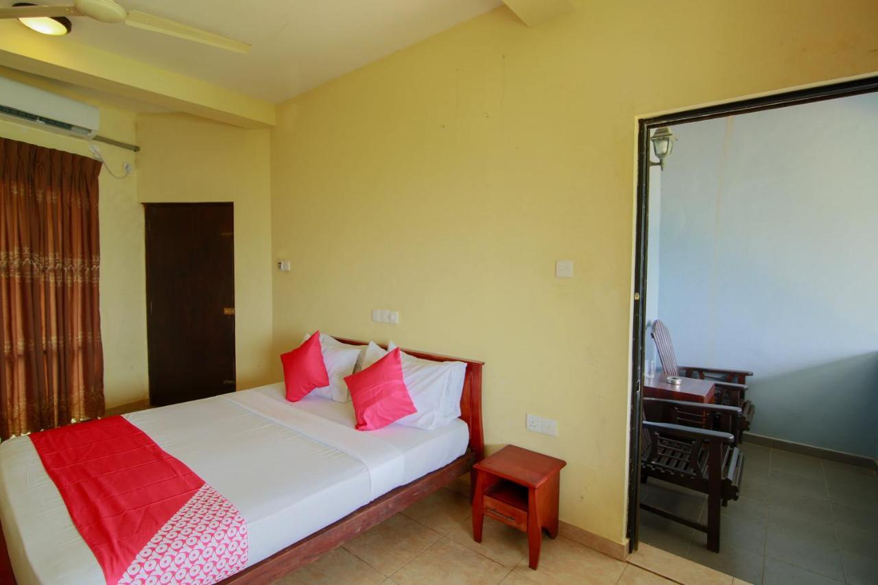 Oyo 553 Polhena Bay Resort Matara Exterior foto